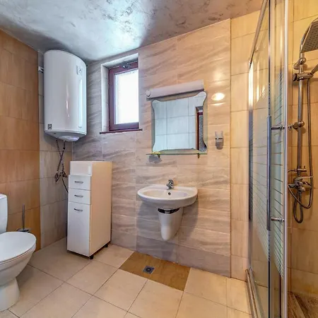 Forest Nook 4*